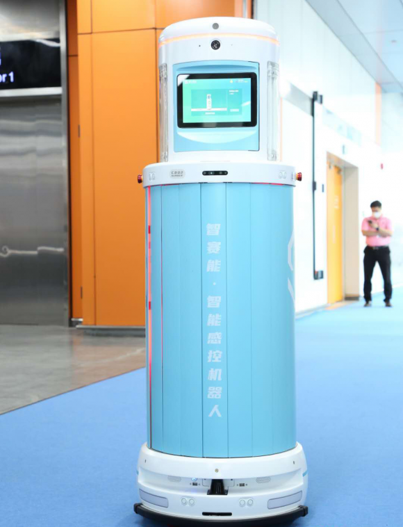 开创医院智能化感控新时代，国内首款智能感控机器人亮相广州国际防疫物资展览会