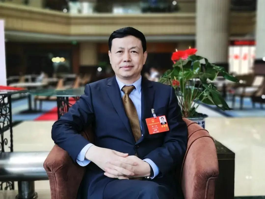 全国人大代表中国移动董事长杨杰专访