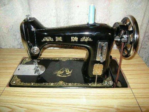 上世纪经典燕牌缝纫机