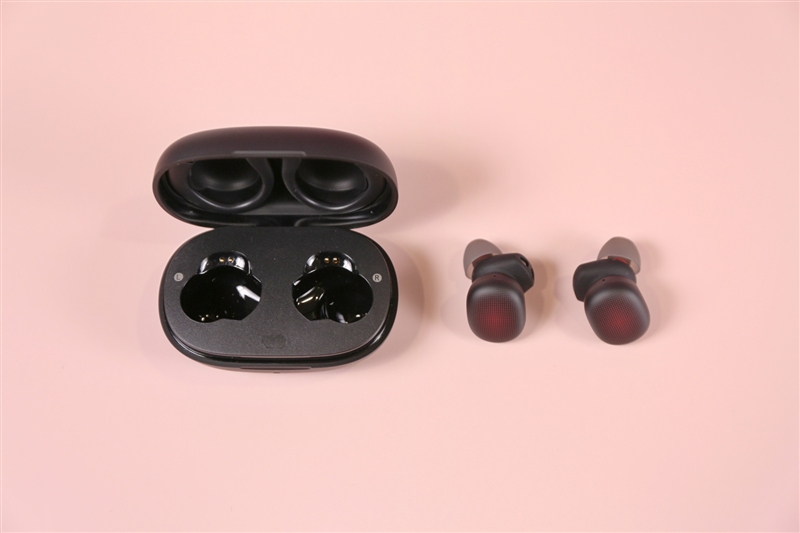 耳机也能“听懂”心跳 华米Amazfit Powerbuds评测：磁吸式耳挂不怕掉