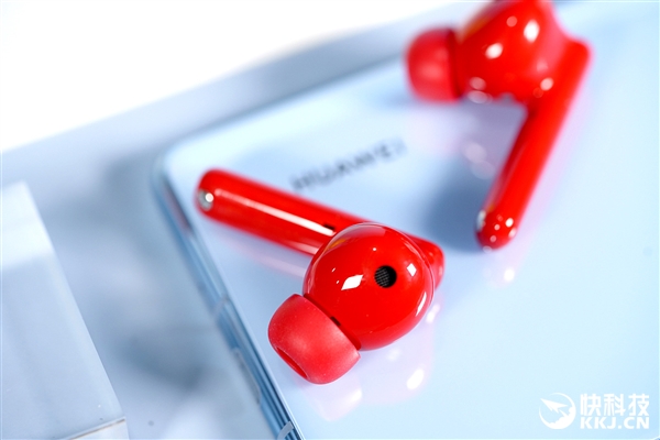 华为最便宜真无线降噪耳机FreeBuds 4i图赏：红色“鹅卵石”
