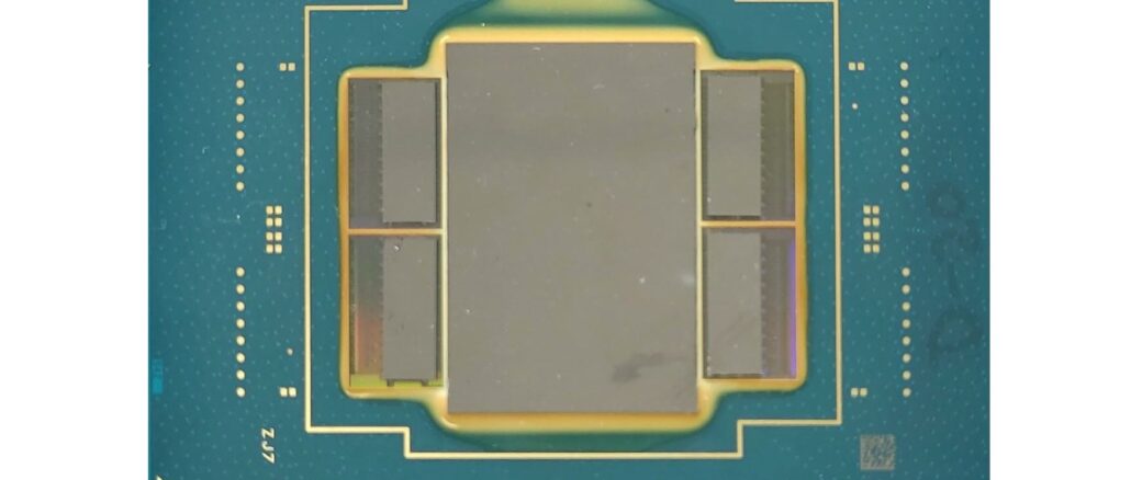 hot-chips-2023-intel-piuma-die-package-logo-1030x438 (1).jpg