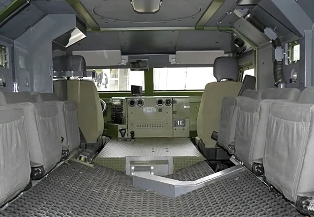 m113装甲车内部图片
