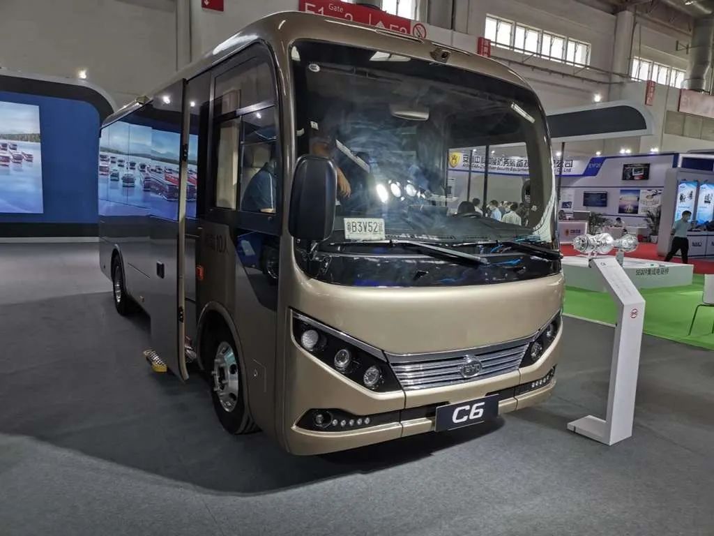中巴车也可以很豪华比亚迪c6纯电动客车